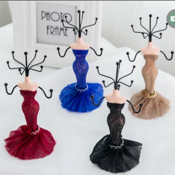 jewelry display stand mannequin red dress - Picture 3 of 6